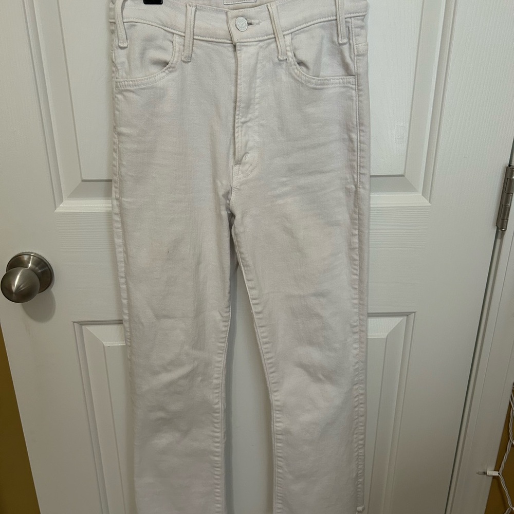 mother jeans “the hustler ankle fray” jeans in “fairest of them all”.